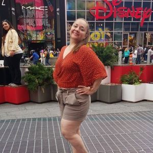 Meet your Posher, Elizabeth